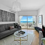 Apartment 1br Seafront With Community Pool *