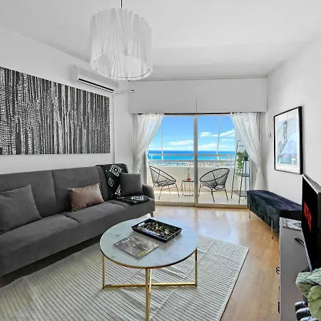 Apartment 1br Seafront With Community Pool *
