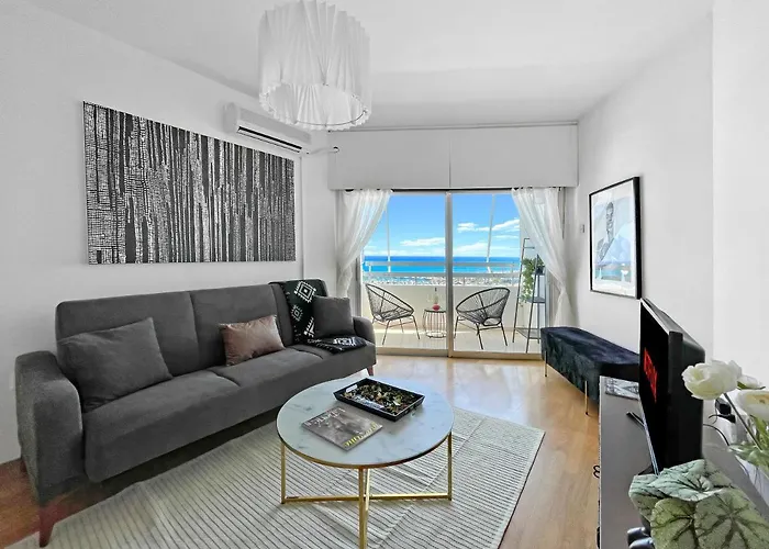 Apartment 1br Seafront With Community Pool *
