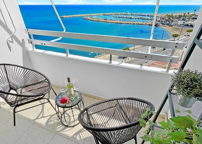 Apartment 1br Seafront With Community Pool